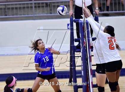 Thumbnail 2 in Burbank vs Lanier [Sidney] photogallery.