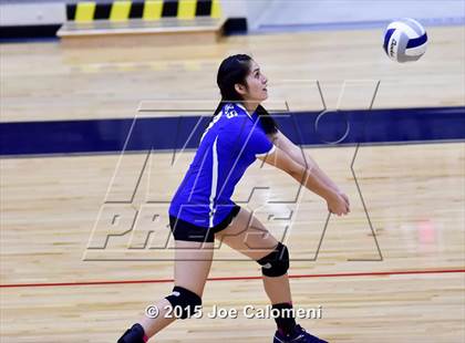 Thumbnail 2 in Burbank vs Lanier [Sidney] photogallery.