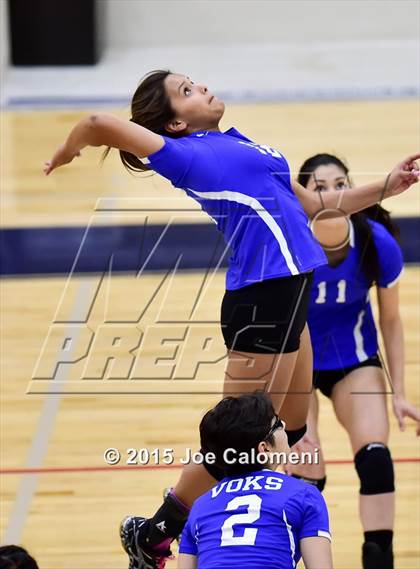 Thumbnail 1 in Burbank vs Lanier [Sidney] photogallery.