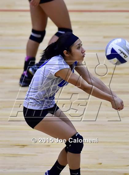 Thumbnail 2 in Burbank vs Lanier [Sidney] photogallery.
