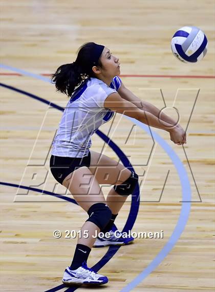 Thumbnail 2 in Burbank vs Lanier [Sidney] photogallery.