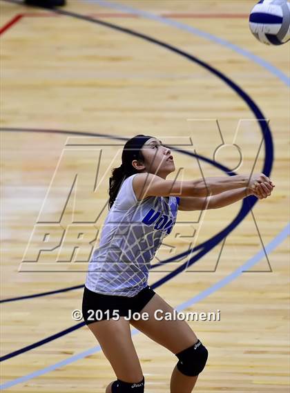 Thumbnail 3 in Burbank vs Lanier [Sidney] photogallery.