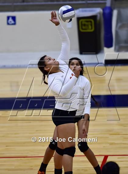 Thumbnail 1 in Burbank vs Lanier [Sidney] photogallery.