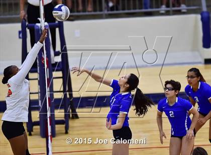 Thumbnail 2 in Burbank vs Lanier [Sidney] photogallery.