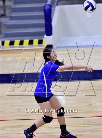 Thumbnail 1 in Burbank vs Lanier [Sidney] photogallery.