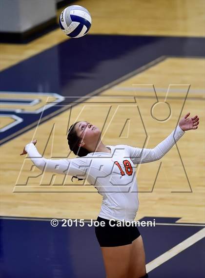 Thumbnail 2 in Burbank vs Lanier [Sidney] photogallery.