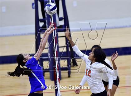 Thumbnail 2 in Burbank vs Lanier [Sidney] photogallery.