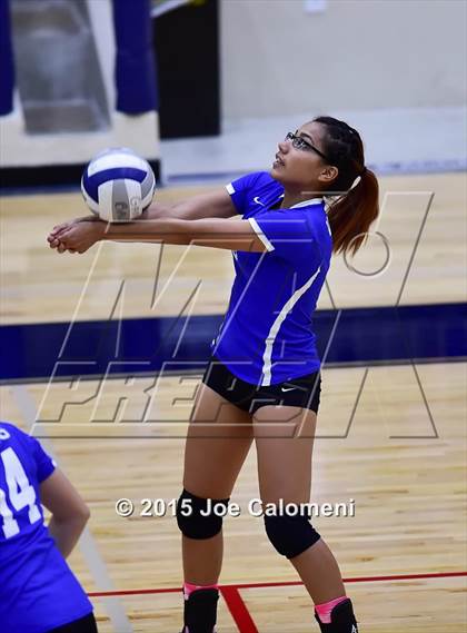 Thumbnail 1 in Burbank vs Lanier [Sidney] photogallery.