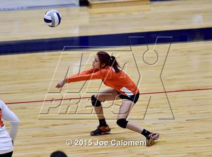 Thumbnail 2 in Burbank vs Lanier [Sidney] photogallery.