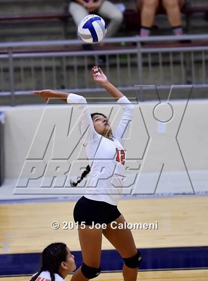 Thumbnail 2 in Burbank vs Lanier [Sidney] photogallery.