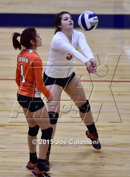 Thumbnail 3 in Burbank vs Lanier [Sidney] photogallery.