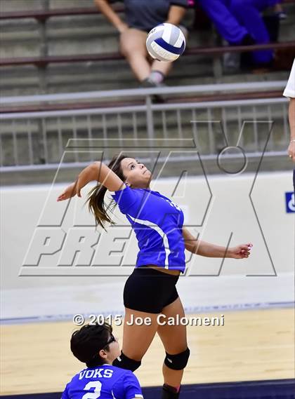 Thumbnail 1 in Burbank vs Lanier [Sidney] photogallery.
