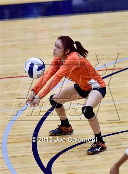 Thumbnail 2 in Burbank vs Lanier [Sidney] photogallery.