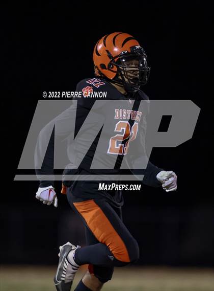 Thumbnail 1 in Warren County vs Brentsville District (VHSL Class 3 Region Final) photogallery.