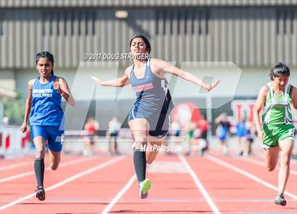 Thumbnail 3 in MVAL Track and Field Championships (Day 1-Fr. So. Girls Track Events) photogallery.