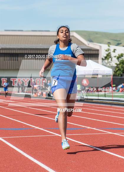 Thumbnail 1 in MVAL Track and Field Championships (Day 1-Fr. So. Girls Track Events) photogallery.