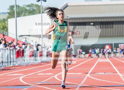 Thumbnail 2 in MVAL Track and Field Championships (Day 1-Fr. So. Girls Track Events) photogallery.