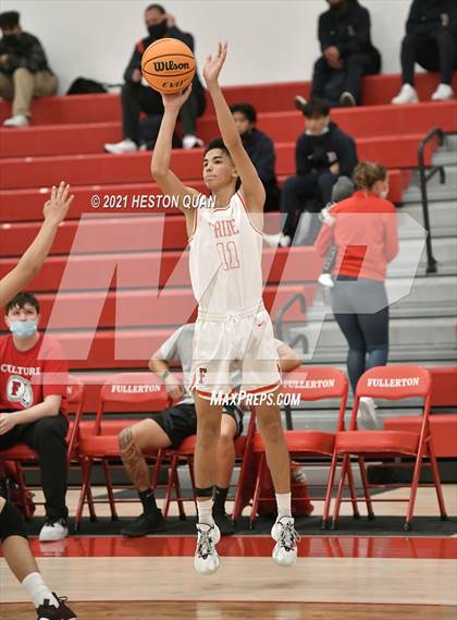 Thumbnail 1 in Claremont vs. Fullerton (Rumble 4 Rosecrans) photogallery.