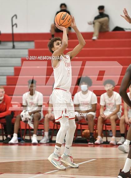 Thumbnail 1 in Claremont vs. Fullerton (Rumble 4 Rosecrans) photogallery.