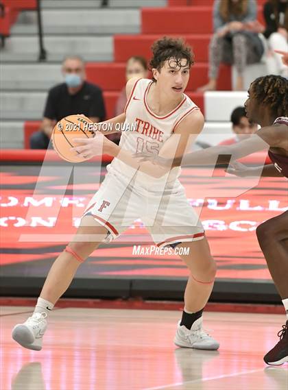 Thumbnail 2 in Claremont vs. Fullerton (Rumble 4 Rosecrans) photogallery.