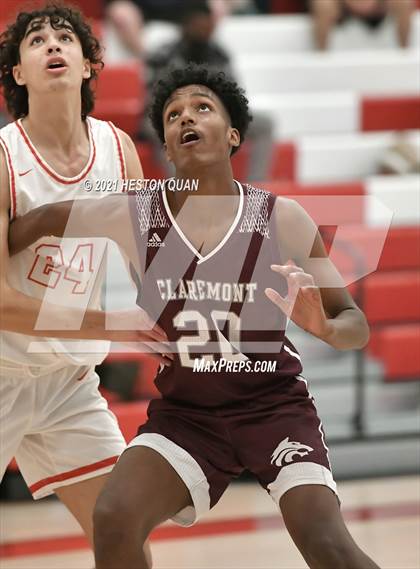 Thumbnail 2 in Claremont vs. Fullerton (Rumble 4 Rosecrans) photogallery.