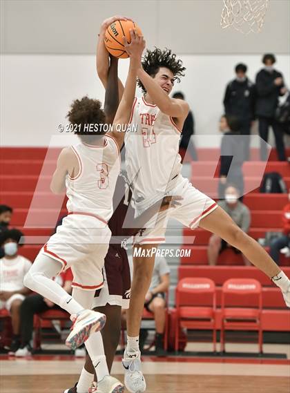 Thumbnail 2 in Claremont vs. Fullerton (Rumble 4 Rosecrans) photogallery.