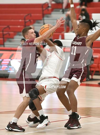 Thumbnail 2 in Claremont vs. Fullerton (Rumble 4 Rosecrans) photogallery.