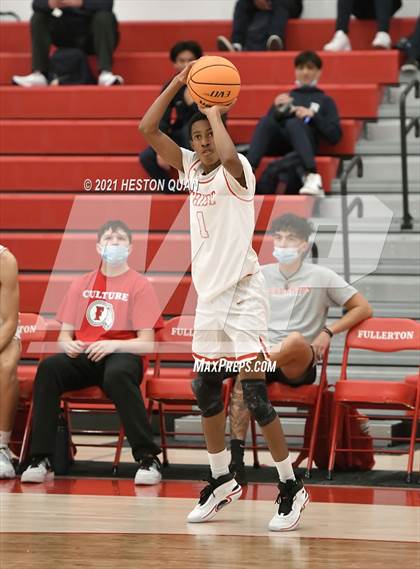 Thumbnail 3 in Claremont vs. Fullerton (Rumble 4 Rosecrans) photogallery.