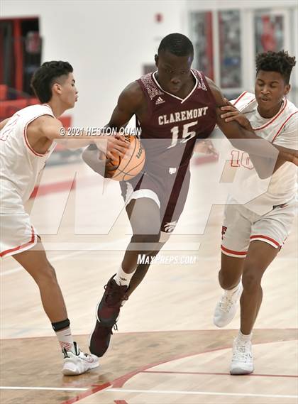 Thumbnail 1 in Claremont vs. Fullerton (Rumble 4 Rosecrans) photogallery.