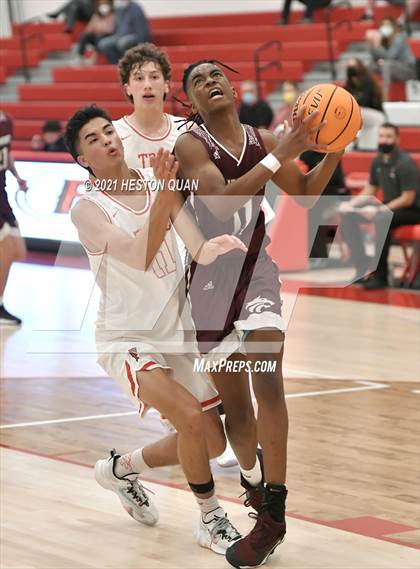 Thumbnail 2 in Claremont vs. Fullerton (Rumble 4 Rosecrans) photogallery.