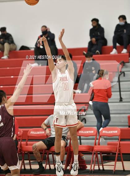 Thumbnail 2 in Claremont vs. Fullerton (Rumble 4 Rosecrans) photogallery.