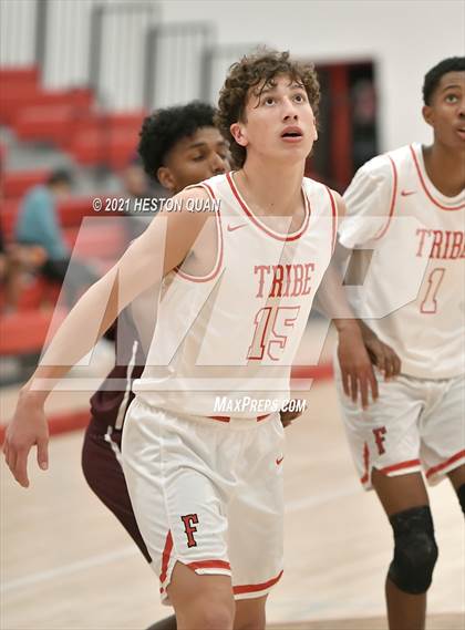 Thumbnail 1 in Claremont vs. Fullerton (Rumble 4 Rosecrans) photogallery.