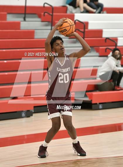 Thumbnail 2 in Claremont vs. Fullerton (Rumble 4 Rosecrans) photogallery.