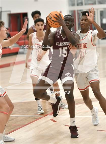 Thumbnail 3 in Claremont vs. Fullerton (Rumble 4 Rosecrans) photogallery.