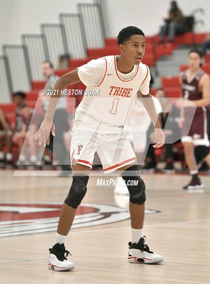 Thumbnail 2 in Claremont vs. Fullerton (Rumble 4 Rosecrans) photogallery.