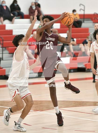 Thumbnail 2 in Claremont vs. Fullerton (Rumble 4 Rosecrans) photogallery.