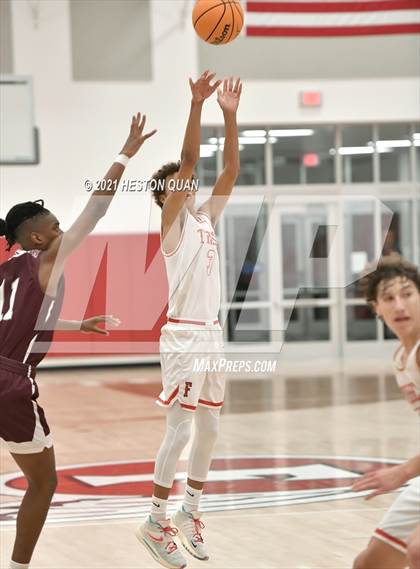 Thumbnail 2 in Claremont vs. Fullerton (Rumble 4 Rosecrans) photogallery.