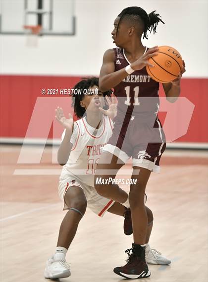 Thumbnail 1 in Claremont vs. Fullerton (Rumble 4 Rosecrans) photogallery.