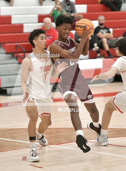 Thumbnail 1 in Claremont vs. Fullerton (Rumble 4 Rosecrans) photogallery.