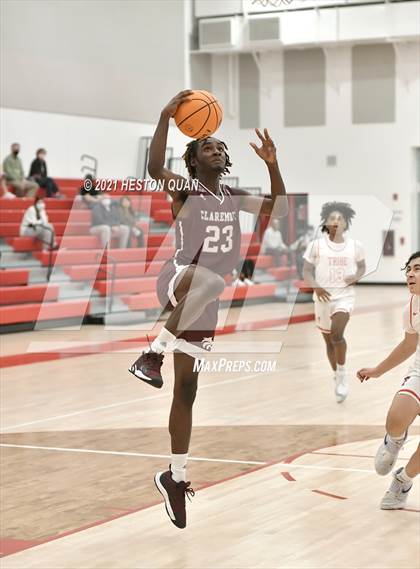 Thumbnail 2 in Claremont vs. Fullerton (Rumble 4 Rosecrans) photogallery.