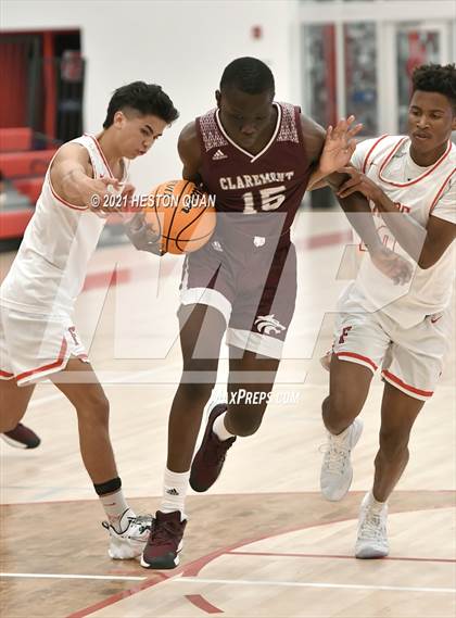 Thumbnail 2 in Claremont vs. Fullerton (Rumble 4 Rosecrans) photogallery.