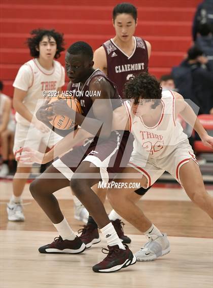 Thumbnail 1 in Claremont vs. Fullerton (Rumble 4 Rosecrans) photogallery.