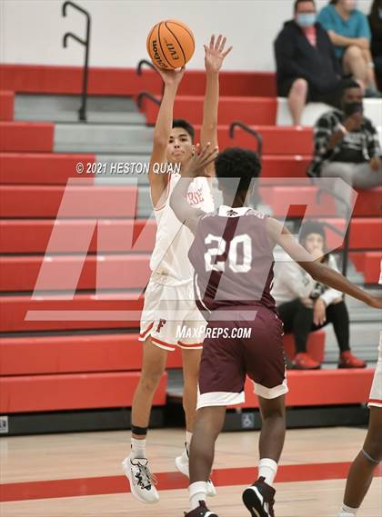 Thumbnail 2 in Claremont vs. Fullerton (Rumble 4 Rosecrans) photogallery.