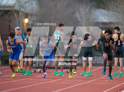 Thumbnail 3 in Jesuit boys track and field photogallery.