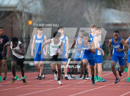 Thumbnail 1 in Jesuit boys track and field photogallery.