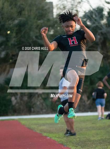 Thumbnail 2 in Jesuit boys track and field photogallery.
