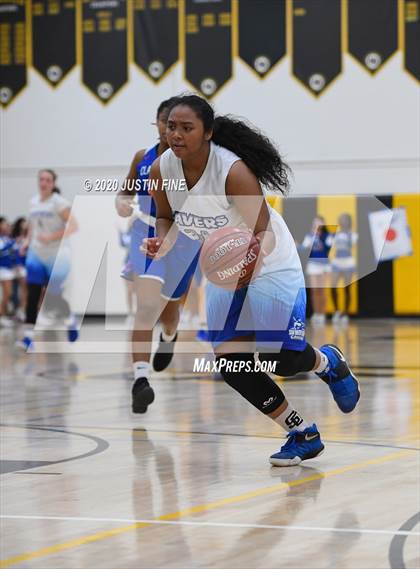 Thumbnail 2 in San Diego vs. Clairemont (CIF SDS D4 Final) photogallery.