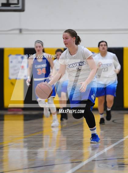 Thumbnail 3 in San Diego vs. Clairemont (CIF SDS D4 Final) photogallery.