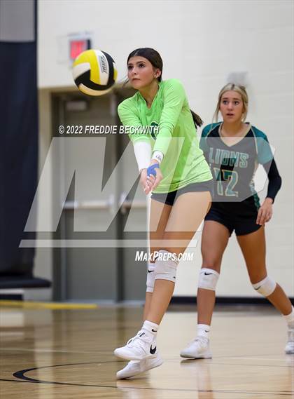 Thumbnail 3 in Callisburg vs. Calvary Academy  (Denison Invitational Showcase) photogallery.