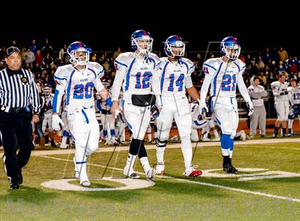 Thumbnail 2 in De La Salle vs. Folsom (CIF NorCal Regional Open Division Final) photogallery.